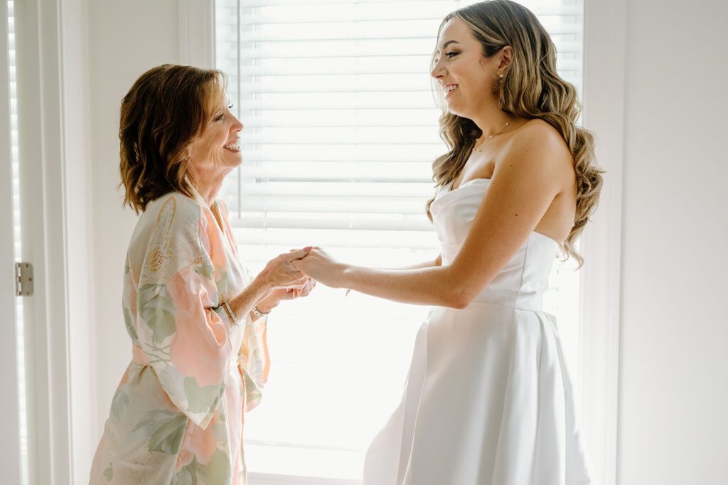 Tips for perfect getting ready photos on your wedding day