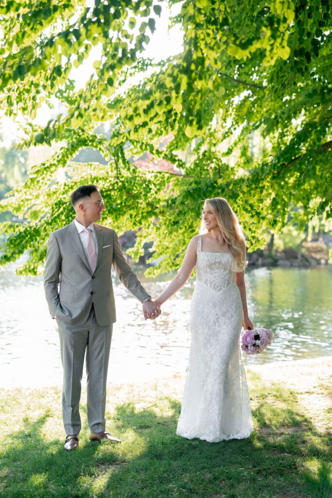 Wedding portraits overlooking the pond in the Boston Public Garden